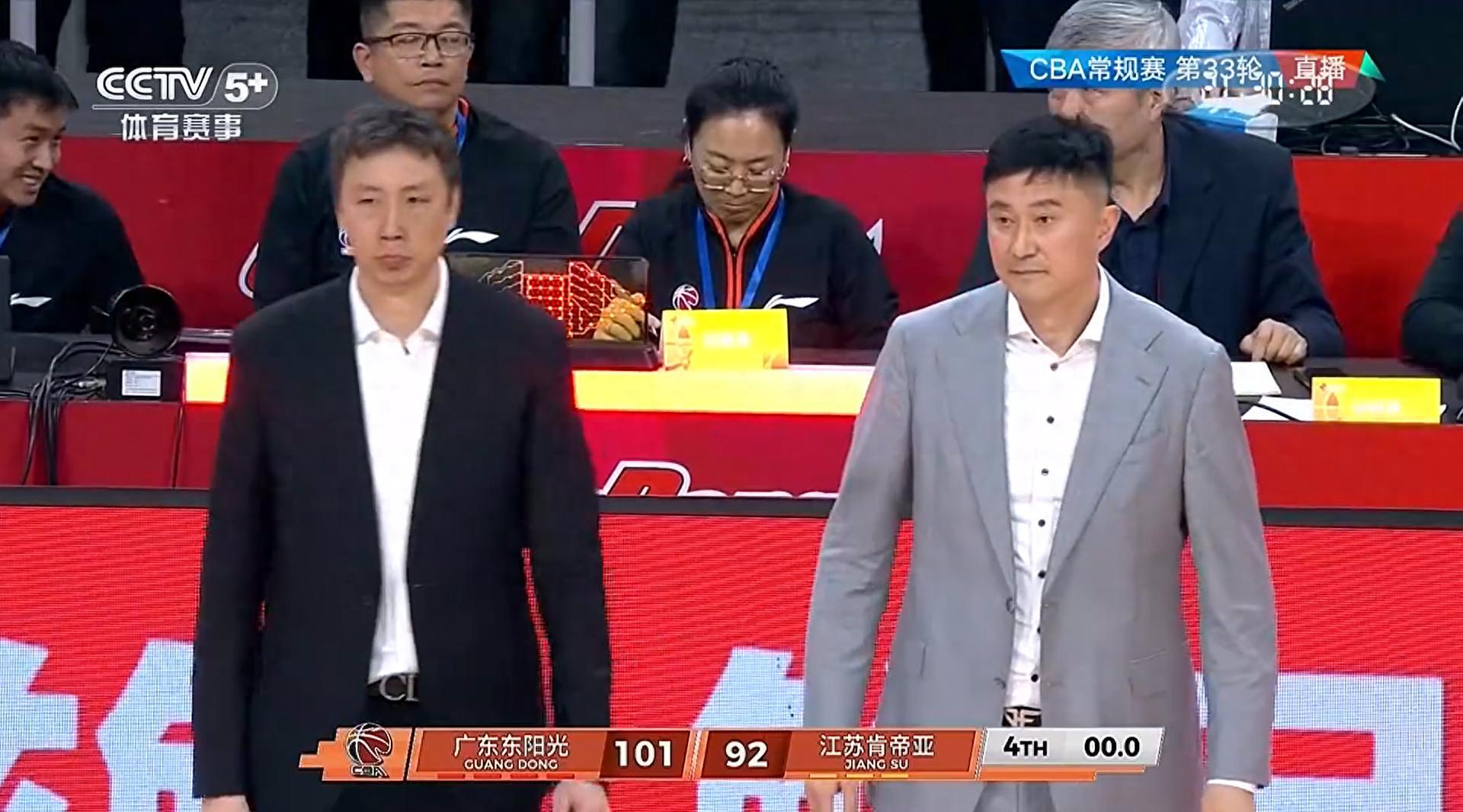 2026世界杯投注官方网站-出乎意料！江苏输球后，一人向杜锋鞠躬，球迷：人品球品都是顶级